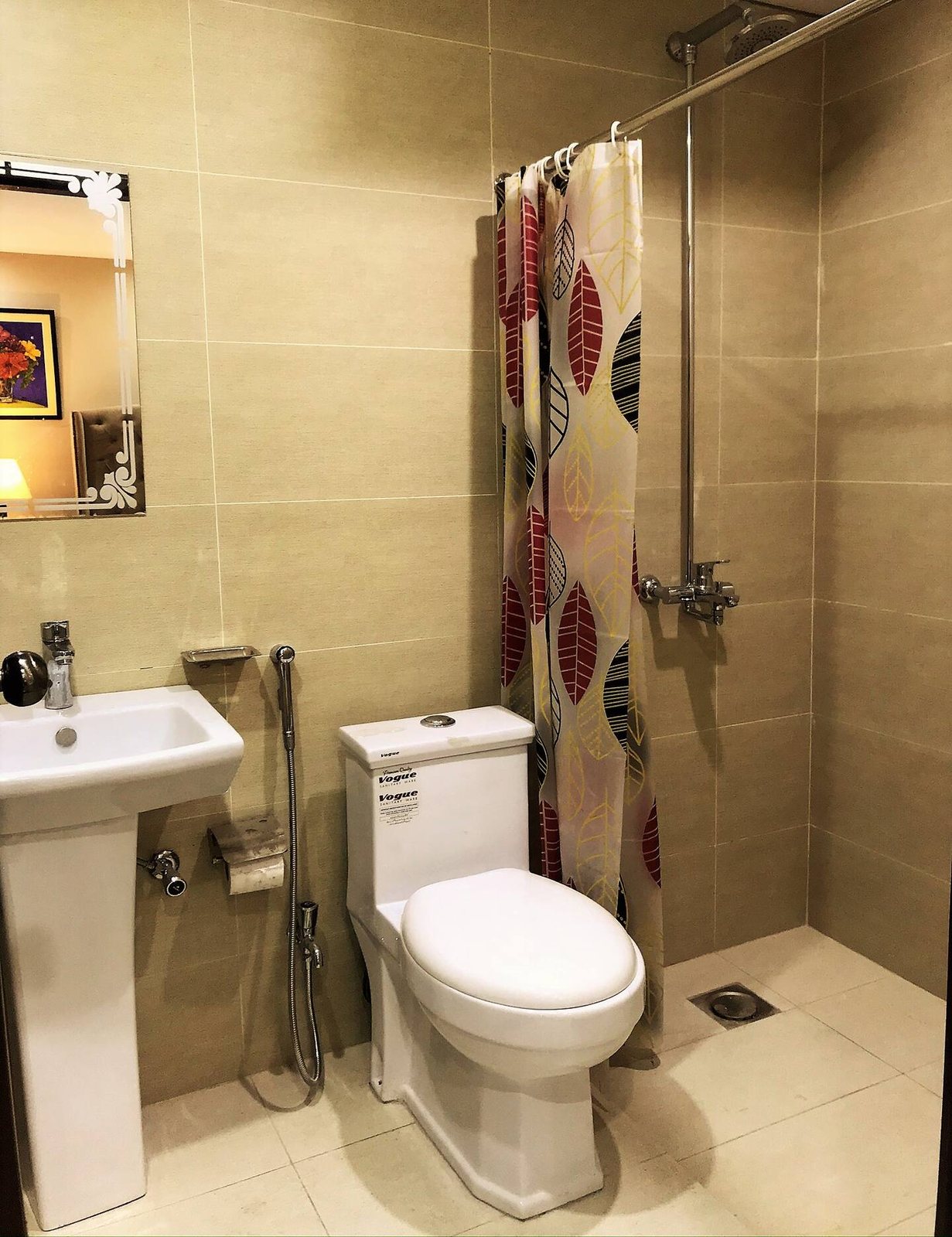 Long-term room ensuite bathroom